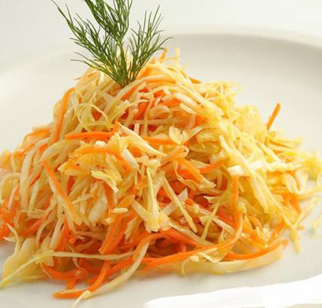 025. Салат из капусты .моркови под маслом